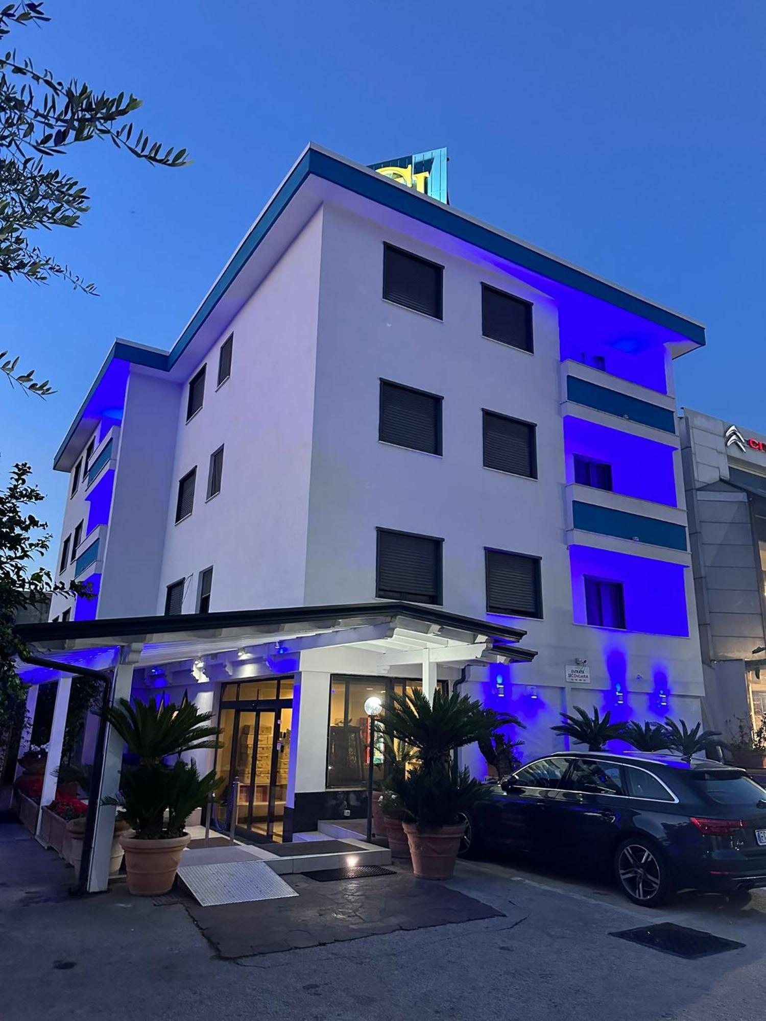 Hotel Clinton Casoria Kültér fotó