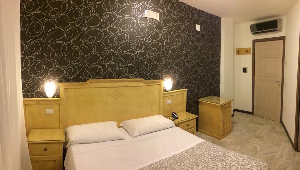 Hotel Clinton Casoria Kültér fotó