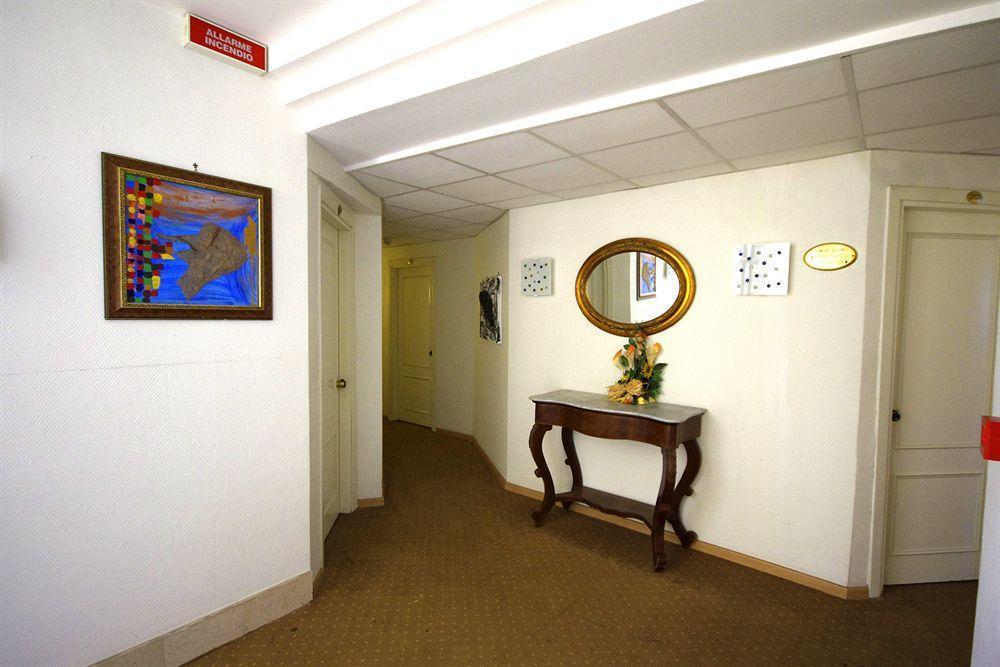 Hotel Clinton Casoria Kültér fotó