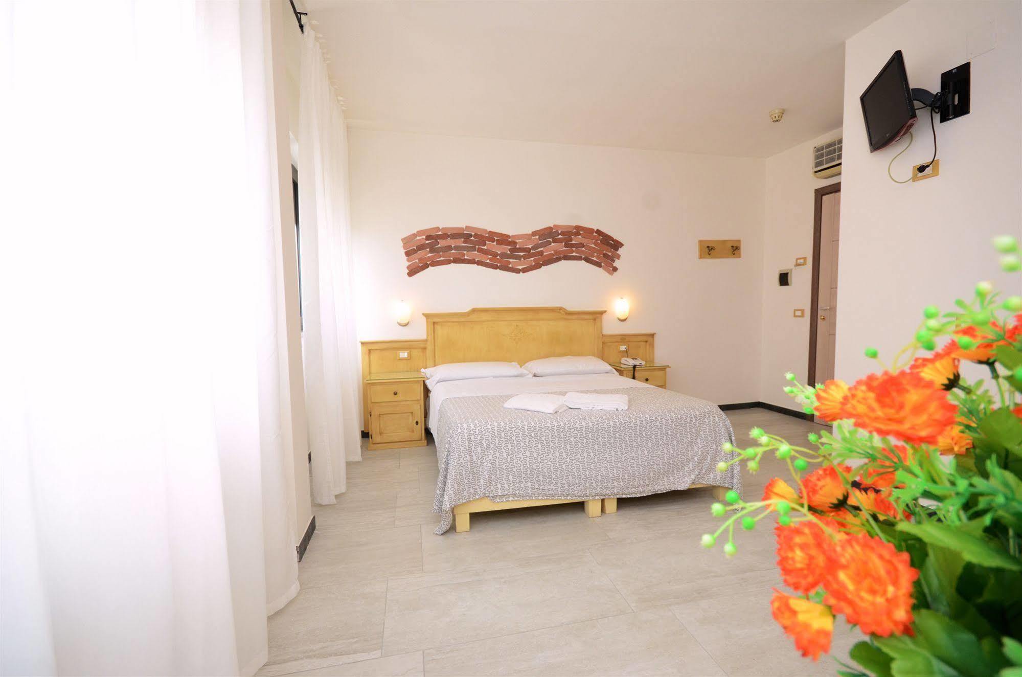 Hotel Clinton Casoria Kültér fotó