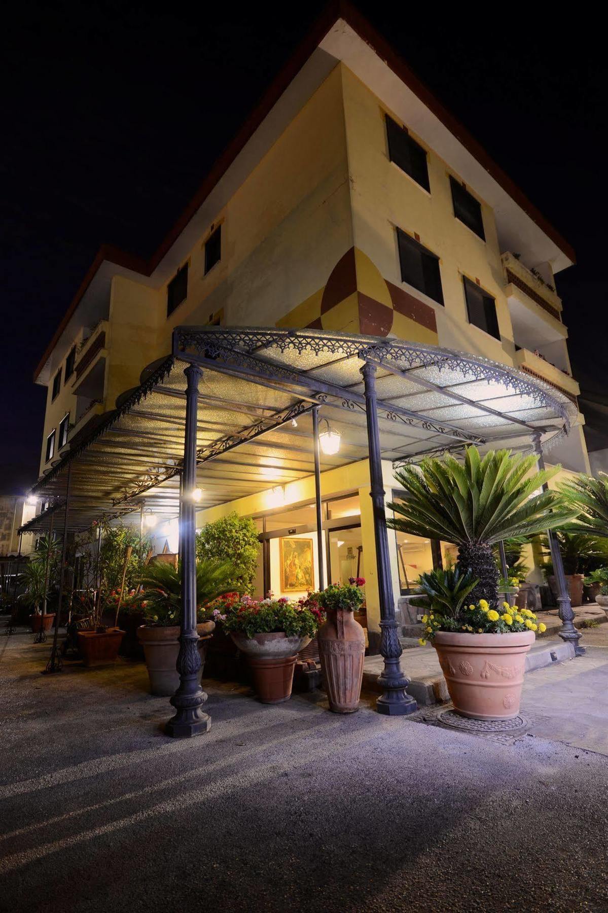 Hotel Clinton Casoria Kültér fotó