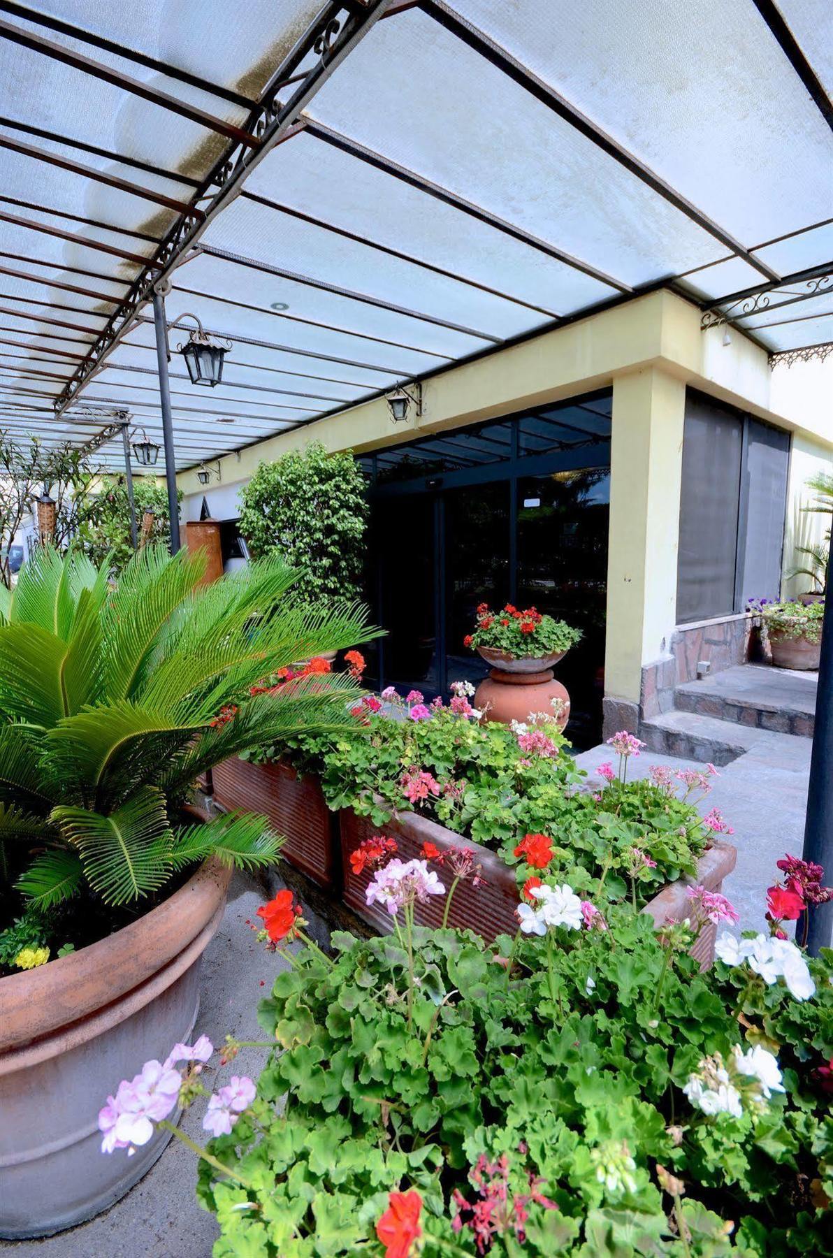 Hotel Clinton Casoria Kültér fotó